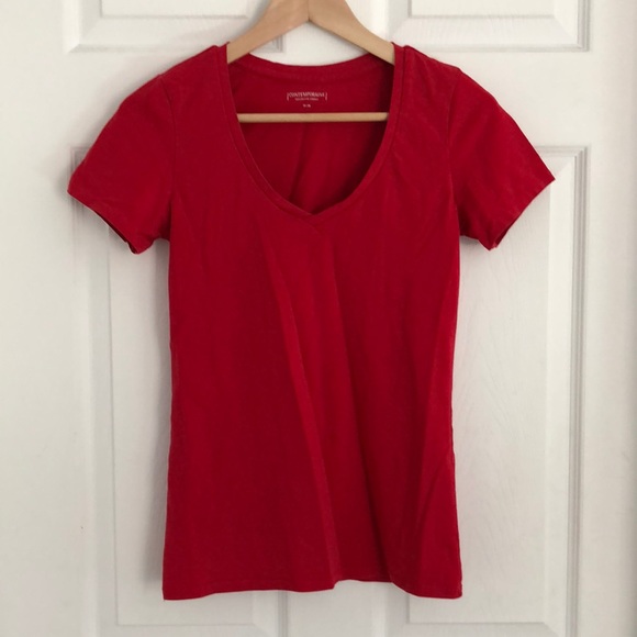 Red v-neck t-shirt from La Contemporaine by Simons - Picture 1 of 6